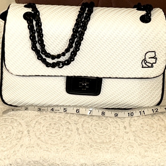 🎊HOST PICK🎉Stylish Karl Lagerfeld Paris Bag - Picture 9 of 17
